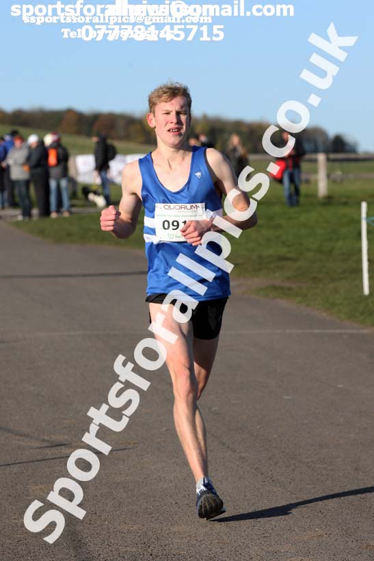 Mens and Womens 16s to under-20s Heaton Harriers Memorial Road Races, Newcastle. Photo:  David T. Hewitson/Sports for All Pics